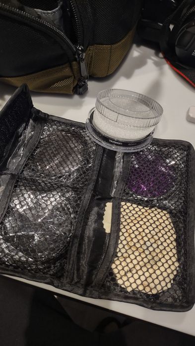 Canon Eos 1200D 18-55, Tamron 70-300, filtry, karty SD, statyw