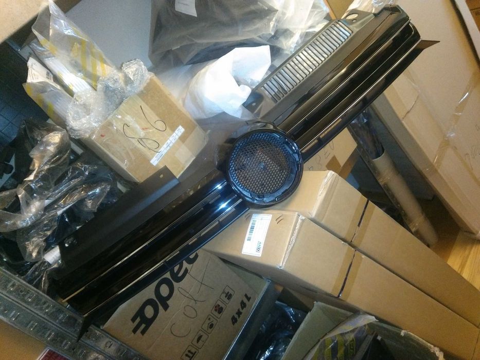 Решетка Golf 6 хром решотка решітка гольф чорная рішотка радиатора