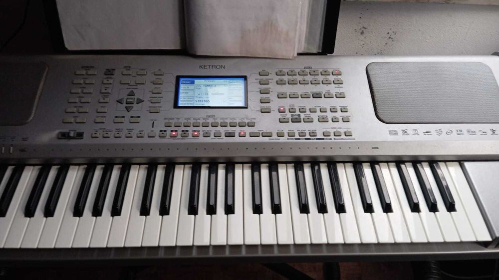 Teclado Ketron SD5 com porta usb & Dis hd