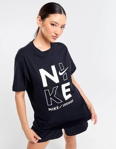 Футболка Nike Sportswear оригінал HQ3745-010