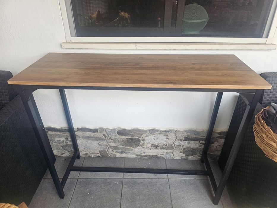 Conjunto Mesa Alta e 2 Bancos – Como Nov