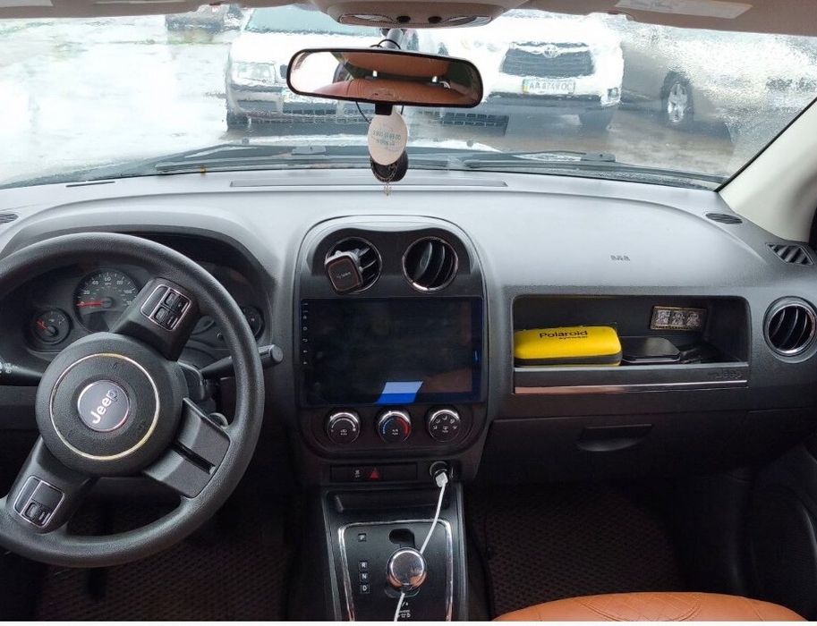 Автомобіль Jeep Compass 2013 року