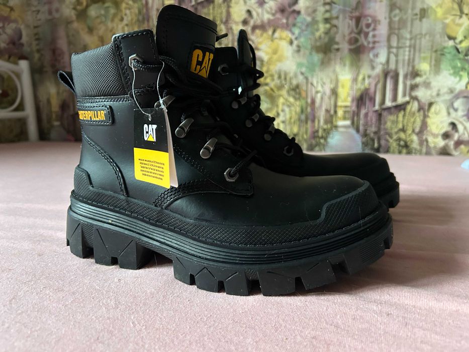Ботинки CATERPILLAR UNISEX р-р 39 у відмінному стані