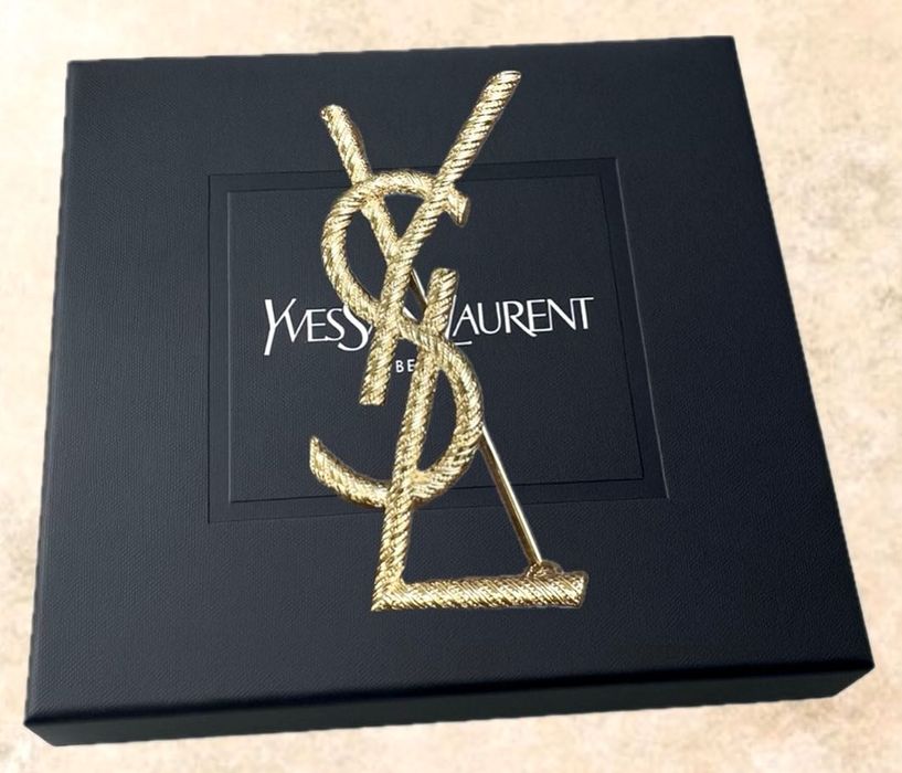 Broszka YSL jasne złoto 7 cm