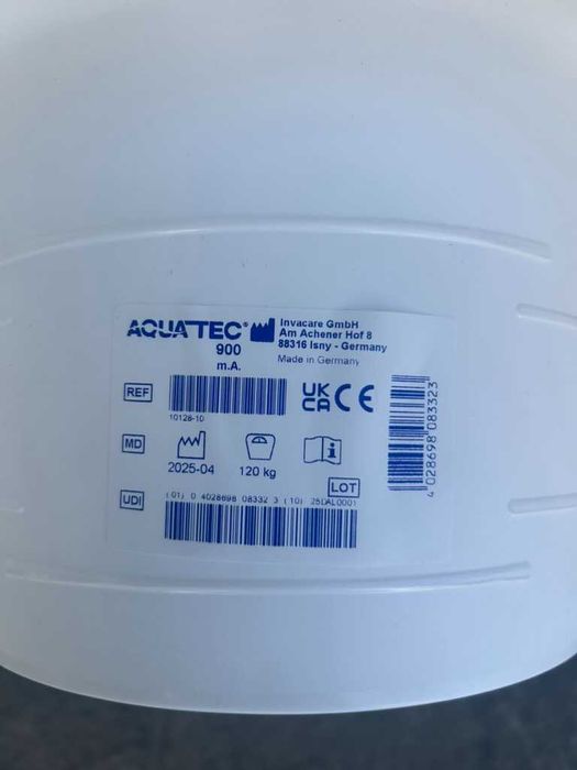 Elevador de sanita com apoios de braços