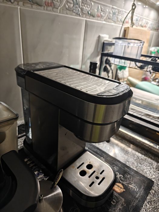 Máquina de café Cecotec Cafelizzia
