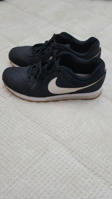 Ténis Nike azul escuro 40