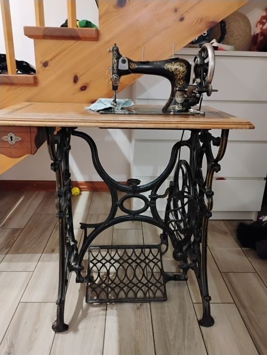 Maszyna do szycia Decker