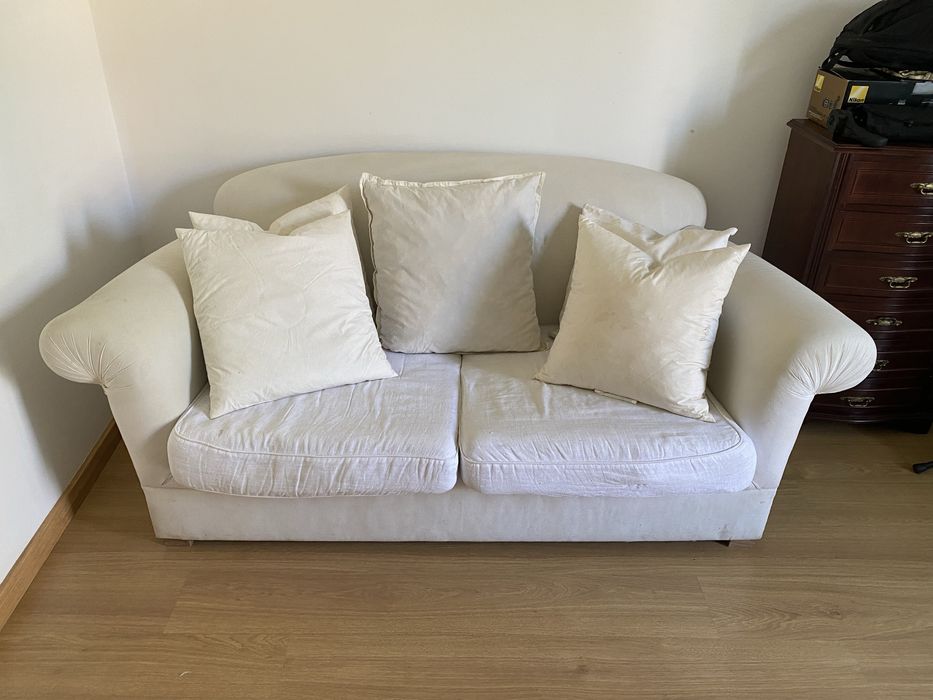 Sofá-cama 2 lugares – com estrutura de cama (sem colchão) - NEGOCIÁVEL