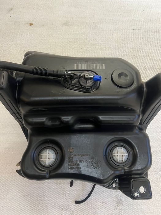 Бак помпа Adblue skoda superb 3 volkswagen passat b8 3Q0131877D