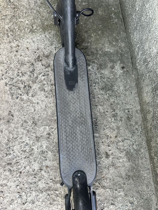 Терміново !!! Електросамокат Xiaomi Mi Scooter Essential Чорний
