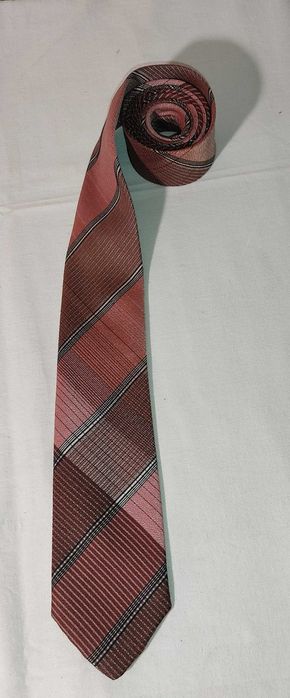 галстук         .