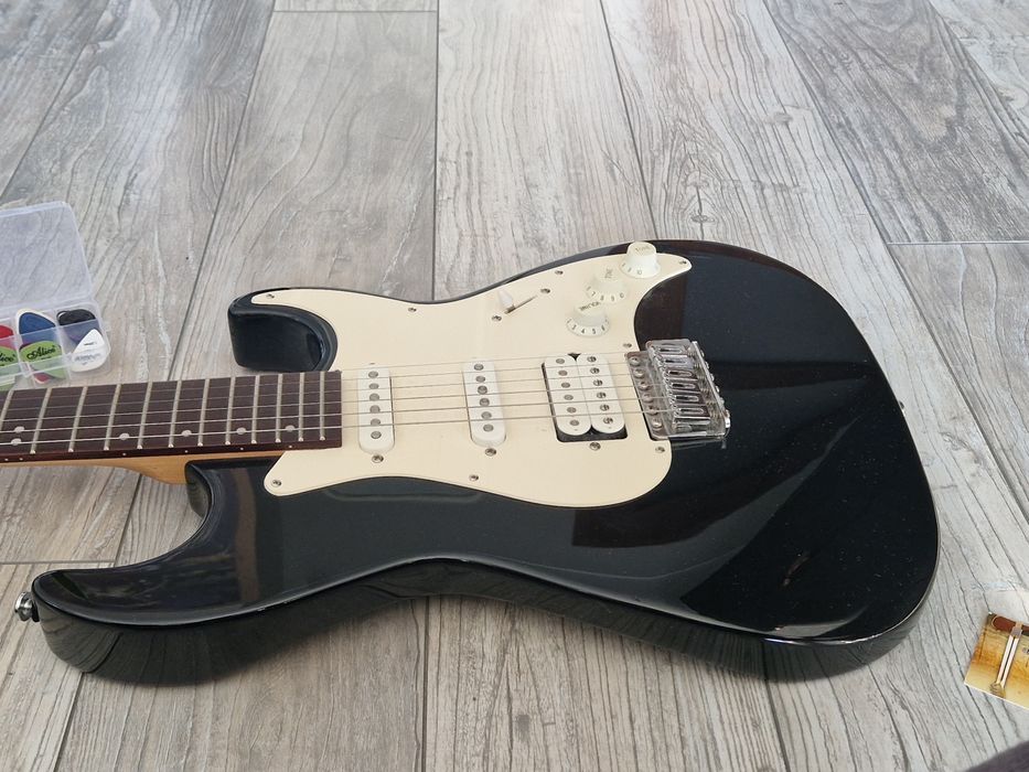Samick Malibu gitara elektryczna gratisy
