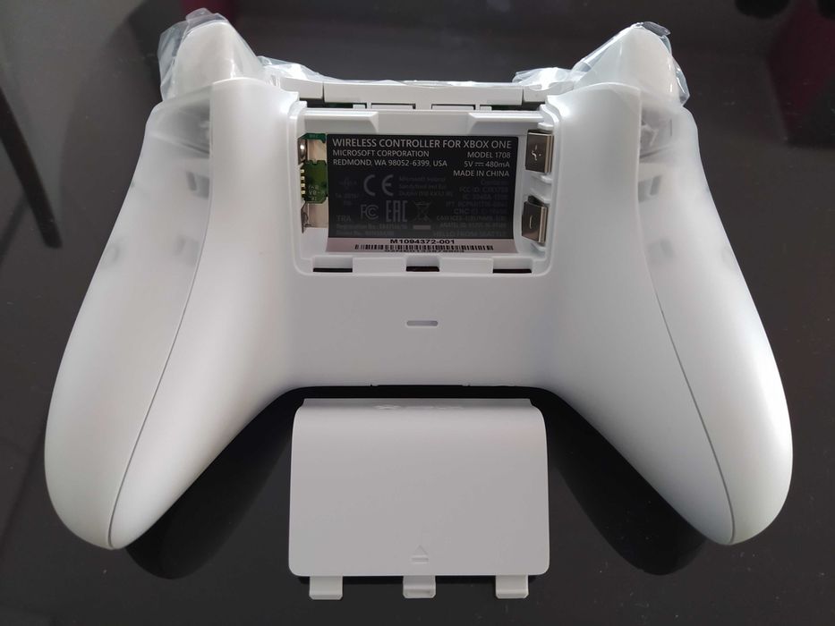 Pad od Xbox One X S Phantom White w pełni sprawny oryginał Nowy