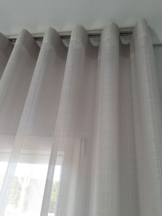Cortinado pendente com calha em inox