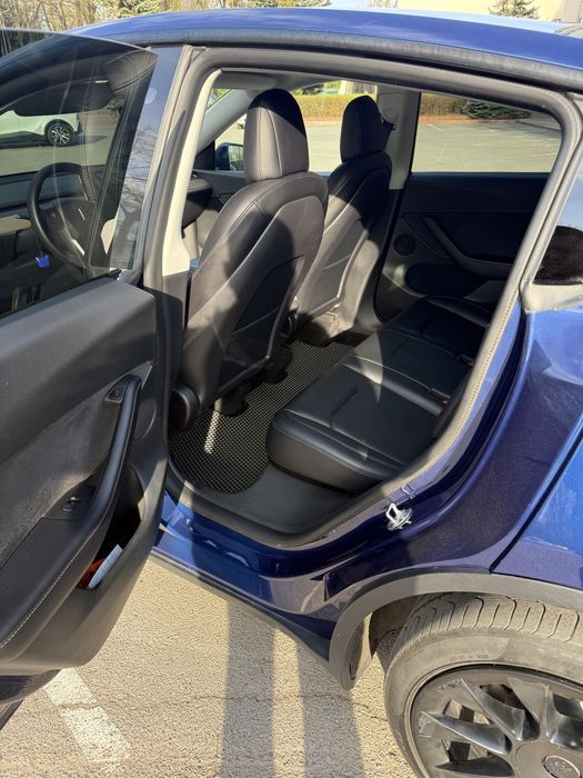 Tesla model Y 2022