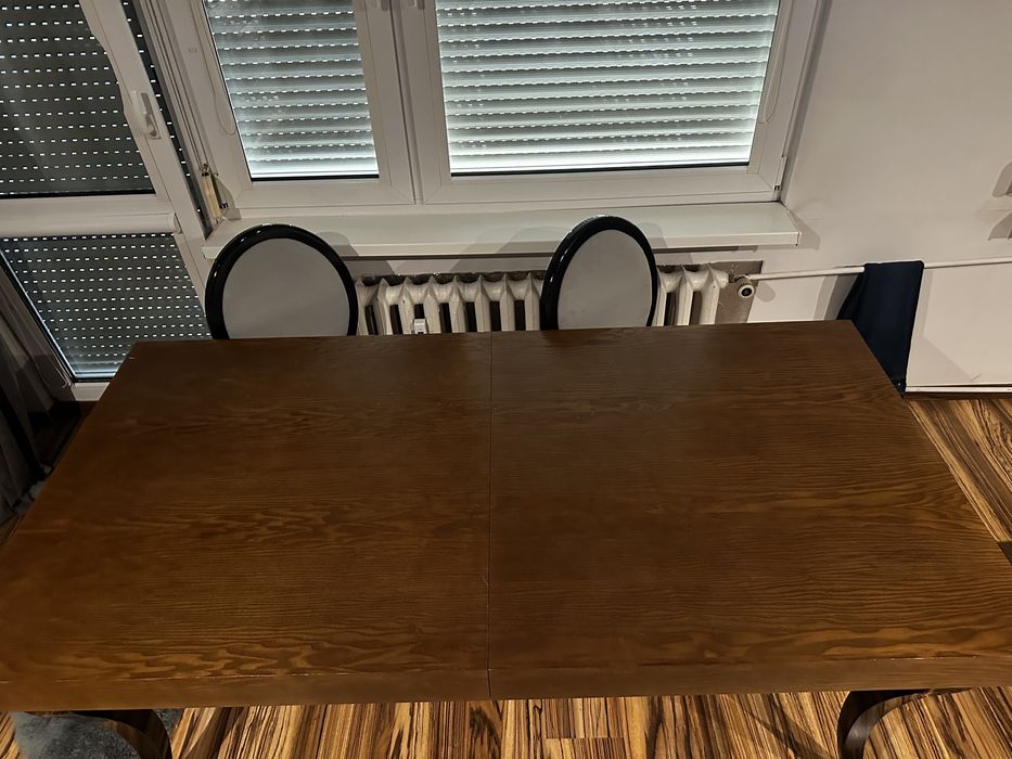 Stół rozkładany z 4 krzesłami