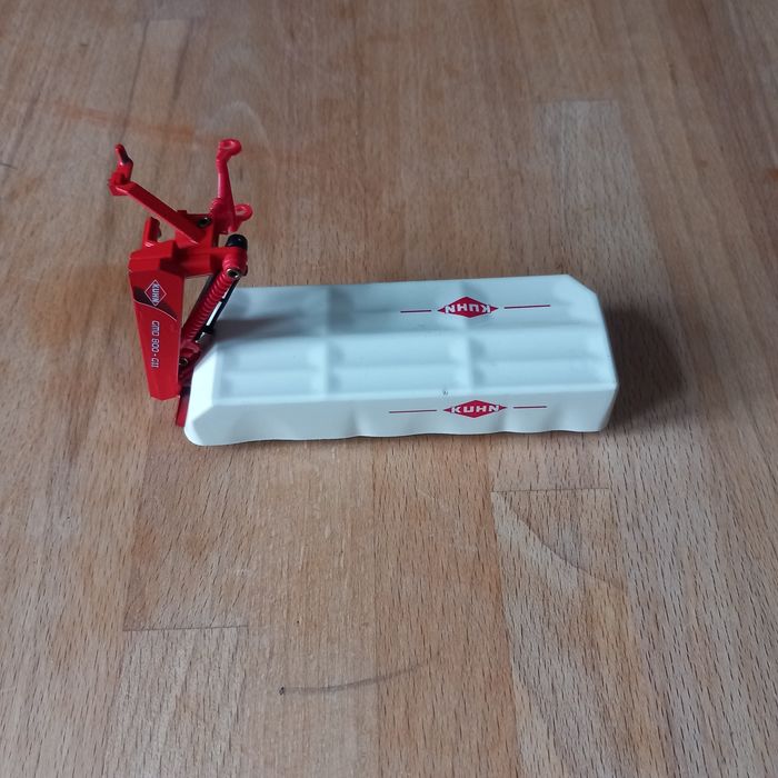 Siku kosiarka rotacyjna kuhn 1/32