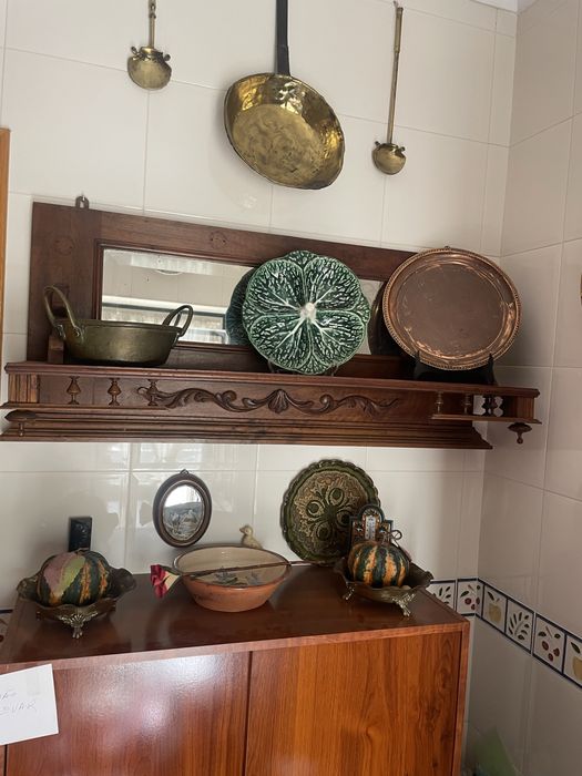 Prateleira de Madeira com Espelho