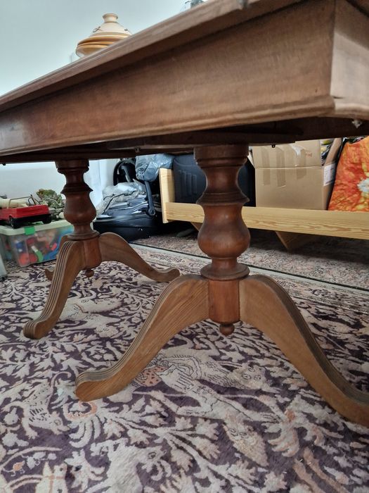 Conjunto mesa e cadeiras