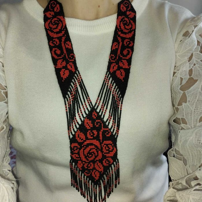 Гердан  троянда ручна робота