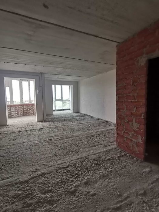 Продам  2 кімнатну квартира в Новобудові (Набережний квартал)