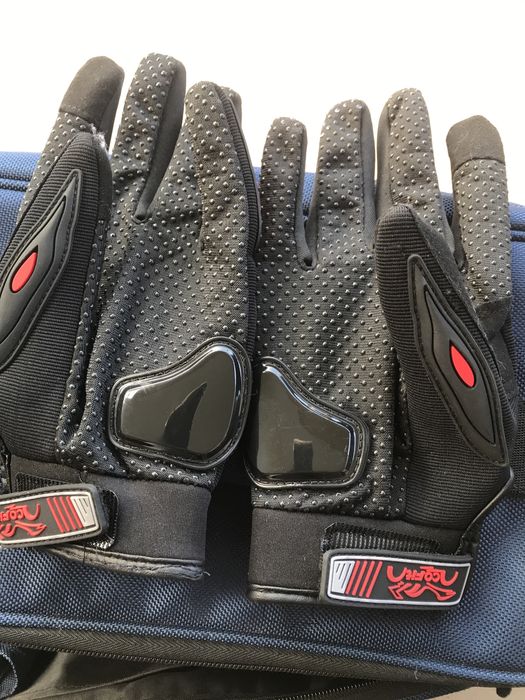 Рукавички із захистом кістяшок М чорно-червоний