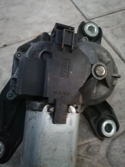 Моторчик слоочисника на опель комбо.