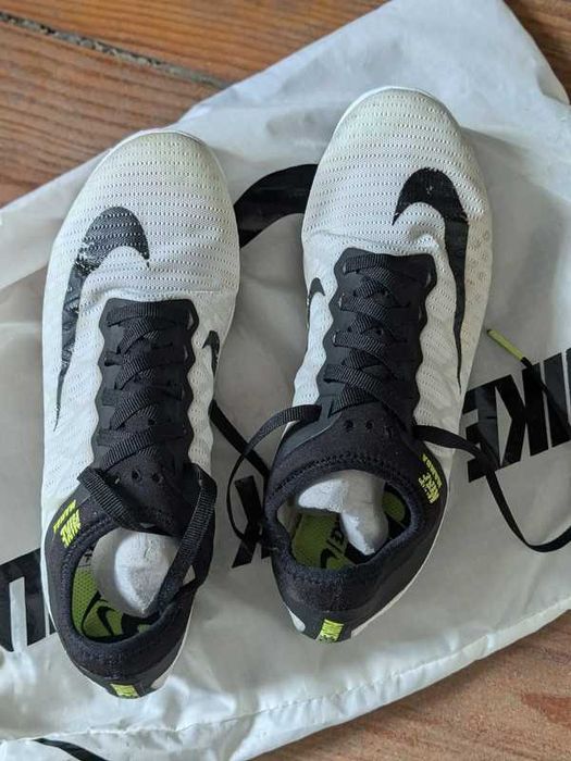 Coleção de calçado desportivo e de lazer premium para meninos