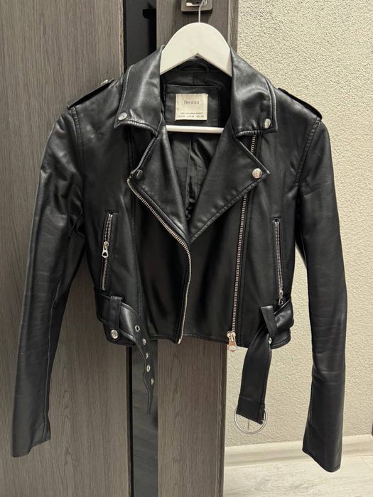 Косуха шкірянка укорочена Bershka