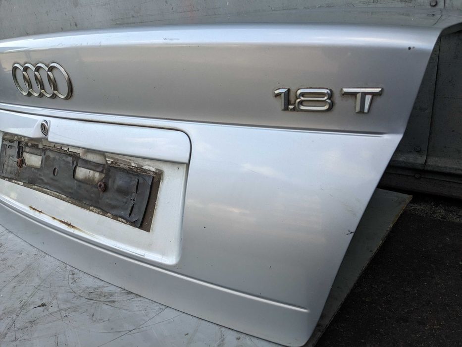 Audi A4 B5 Sedan Klapa Pokrywa Bagażnika Tył Tylna Lakier LY7M