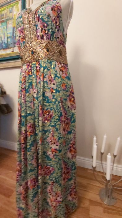 Suknia z jedwabiu bogato zdobiona przesyłką olx pisać wiadomość