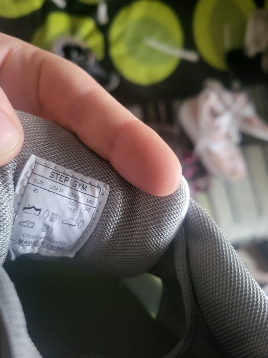 Продам красовки новые ортопедические.