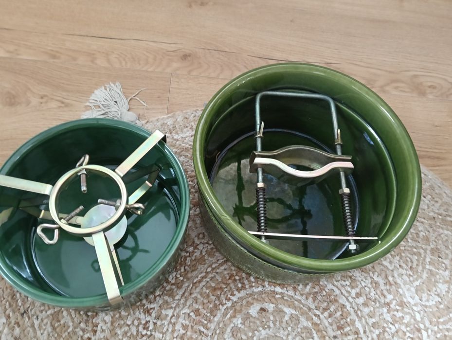 Ceramiczne stojaki na choinke