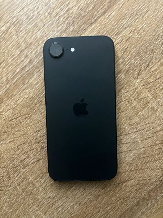 iPhone 16e 128GB Black - Garantia