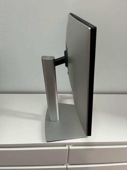 Monitor Dell U2422H 24’ 60Hz Como Novo