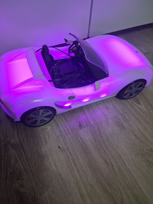 Samochód Rainbow high