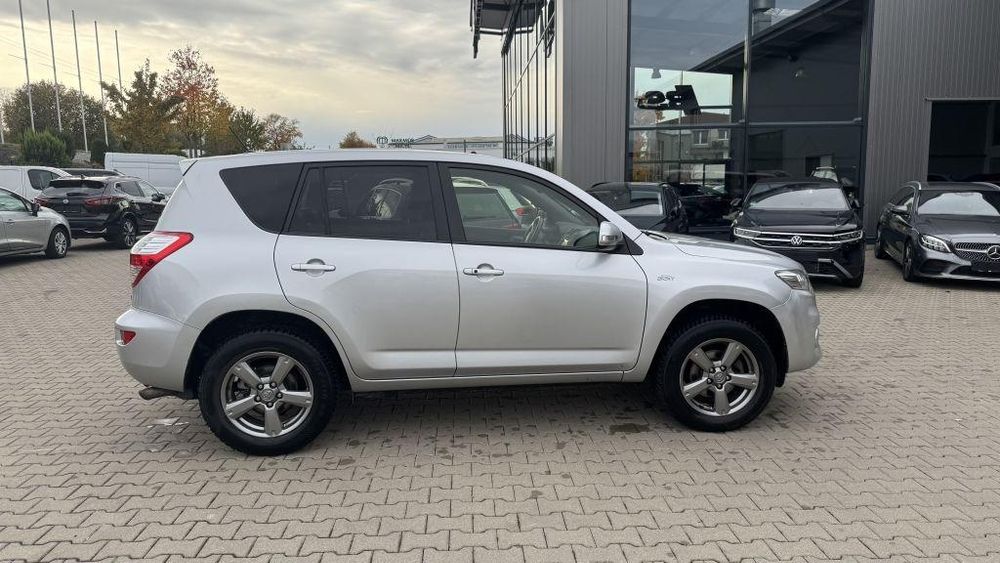 Toyota RAV-4 2012...