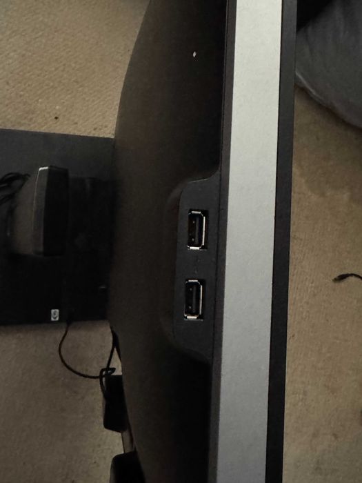 Монитор Dell U2412Mb