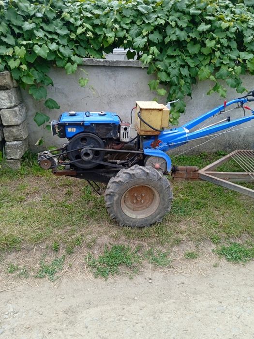 Продам мотоблок 8кн з принципом та навісним