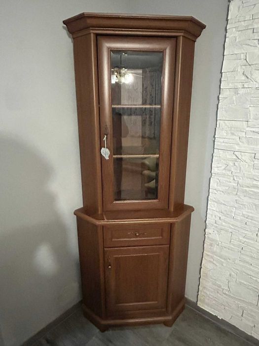 Kominek narożnikowy.