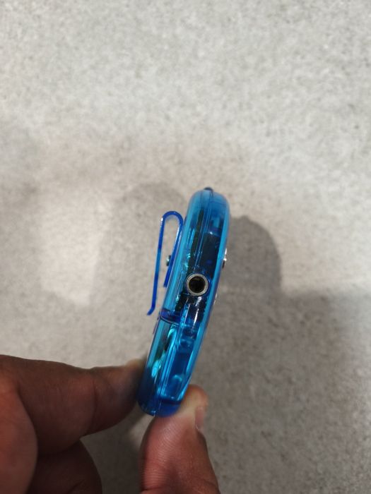 Mini rádio com fones e lanterna