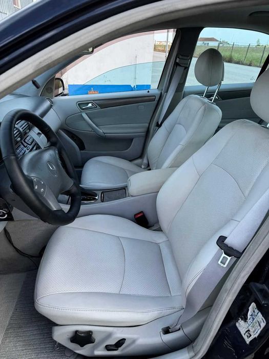 Mercedes-Benz C 220 CDI Avantgarde (Automático)