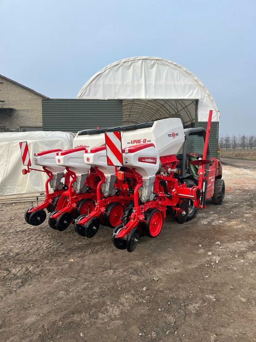 Siewnik talerzowy 4 rzędowy do kukurydzy, słonecznika, buraka, fasoli.