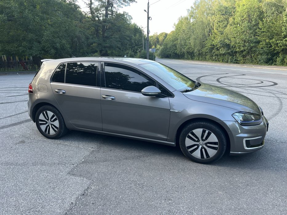 Volkswagen e-Golf 2015