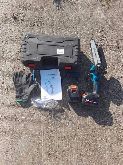 Piła elektryczna akumulatorowa łańcuchowa walizka okulary rękawiczki