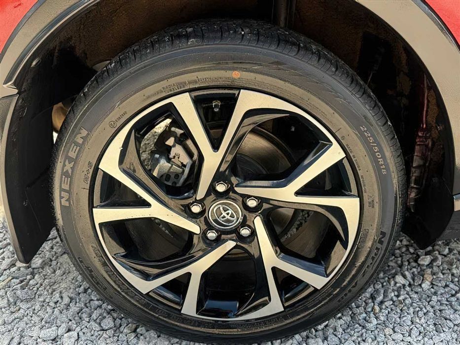 Toyota C-HR      2017