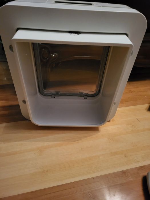 Автоматическая дверь для животных