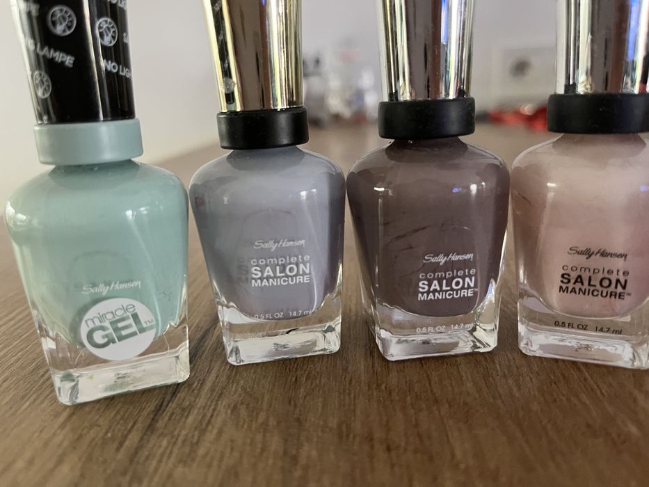 Zestaw lakierow Sally Hansen
