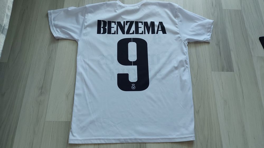 Koszulka T-shirt Real Madryt 9 Benzema na 164cm